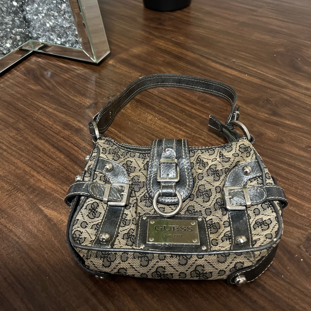 GUESS MINI PURSE - Picture 3 of 8
